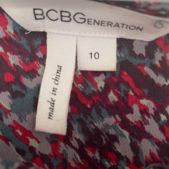 Gorgeous BCBG patterned dress - Picture 2 of 5